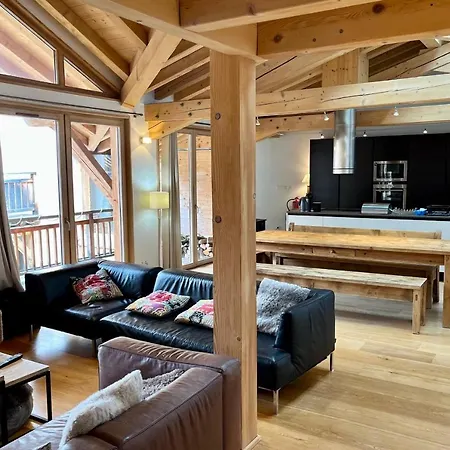 Chalet Of 235 M2 With Balcony Garden In Chamonix