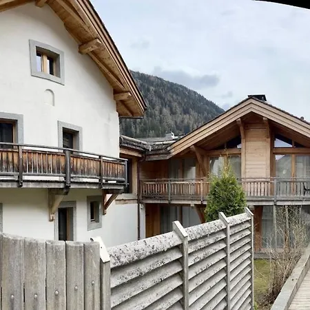 Chalet Of 235 M2 With Balcony Garden In *